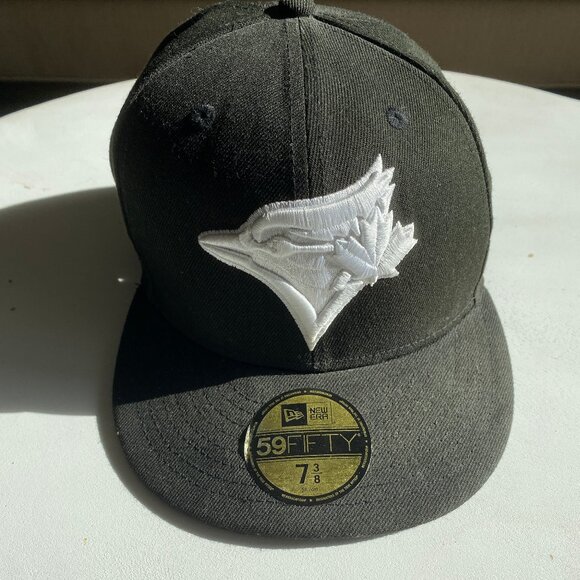 New Era Fitted Hat - Picture 1 of 3